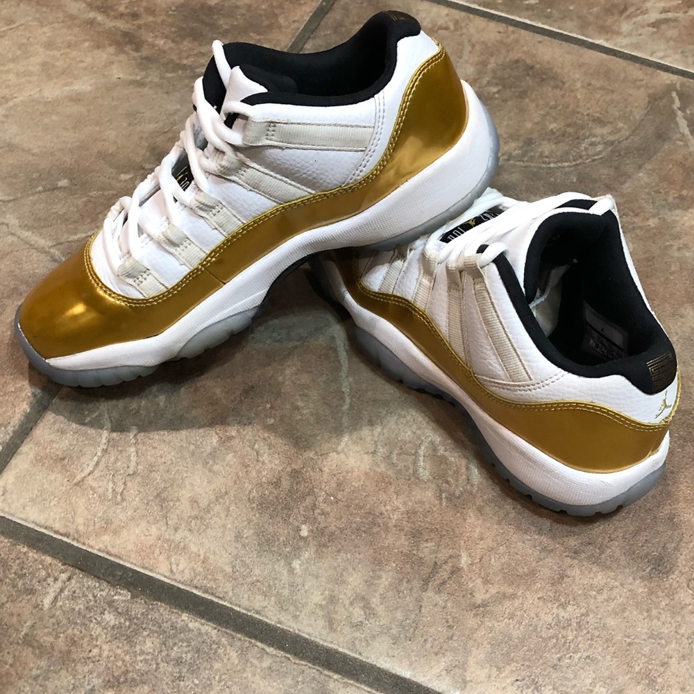 Air Jordan 11 Retro Low 528896 103 White/Mtlc Gold